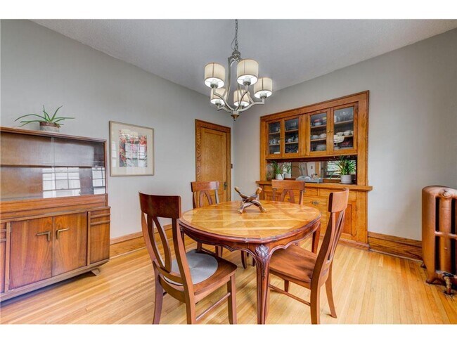 Building Photo - Gorgeous 6 Bedroom in Midway- June 2026 Mo...