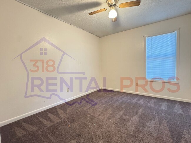 Building Photo - 2708 Kavanaugh Rd
