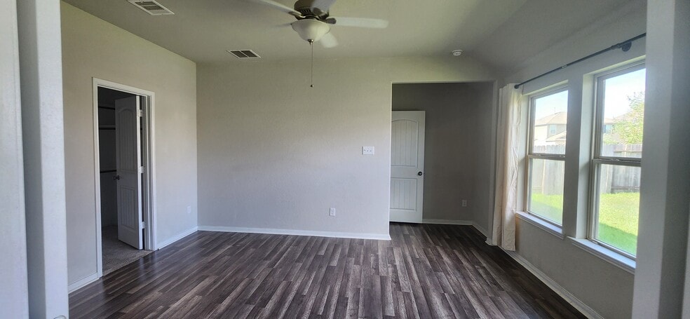 Building Photo - 5022 Brewcastle Ln