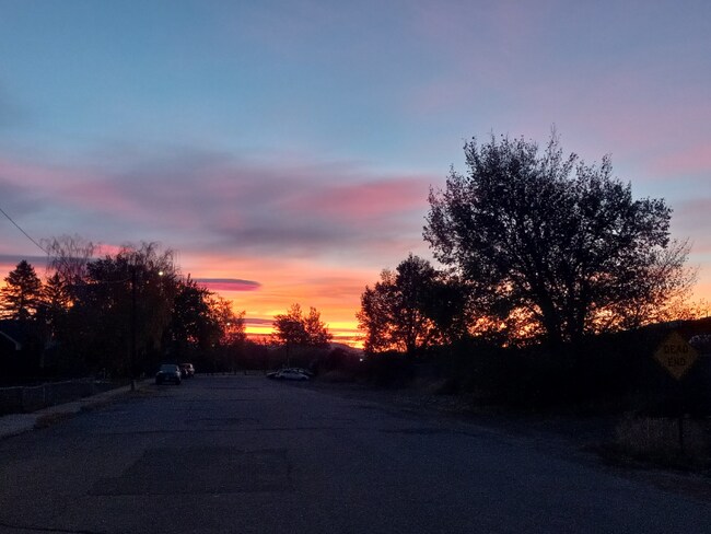 Building Photo - 2 W Pacific St