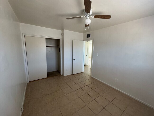 Building Photo - 3719 E Fairmount St