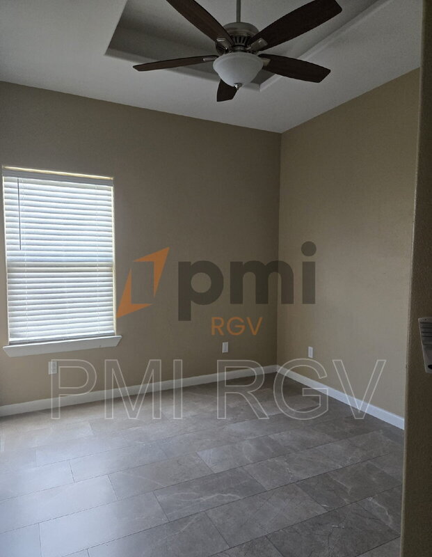 Building Photo - 2003 Sahara St