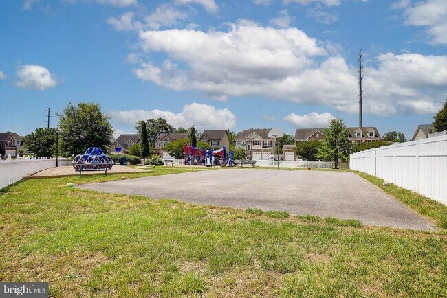 Building Photo - 105 Polo Way