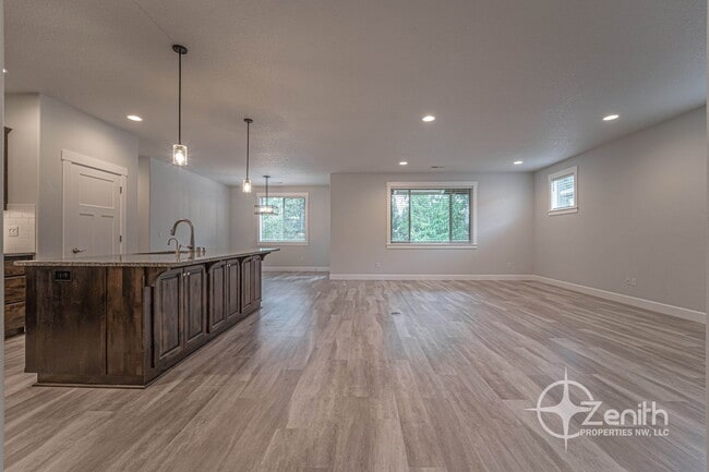 Building Photo - 134 Zephyr Dr