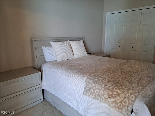 Building Photo - 11100 Harbour Yacht Ct