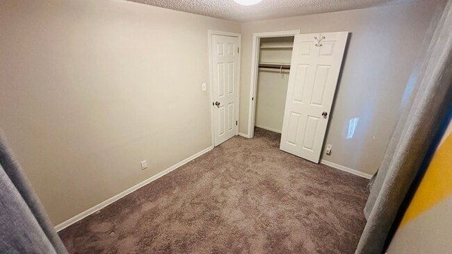 Building Photo - Cozy Midcentury Cottage with AC for Rent in Skyway