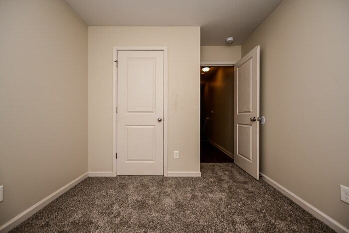 Building Photo - 2415 Marlin Dr