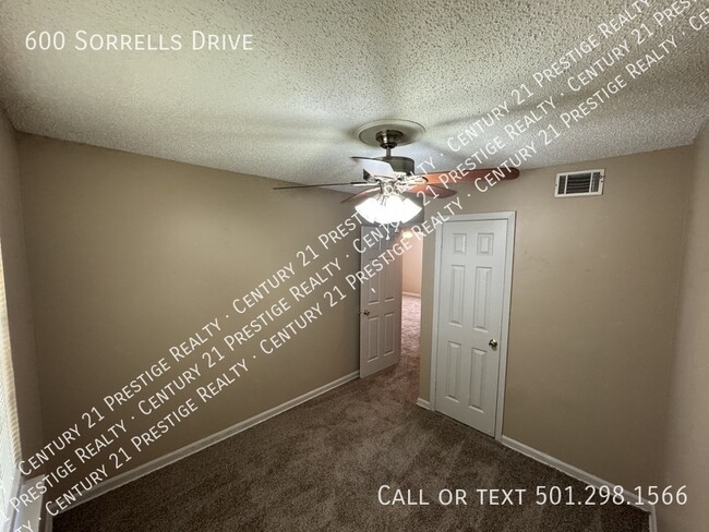 Building Photo - 600 Sorrells Dr