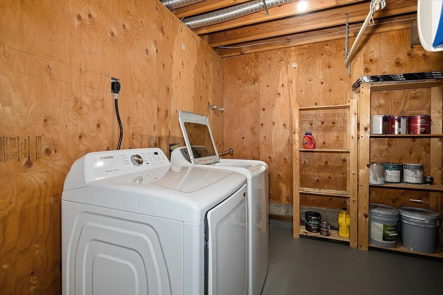 Building Photo - 4017 E 33rd Ave