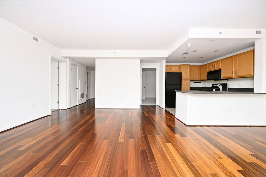 Main room interior - 350 G St SW