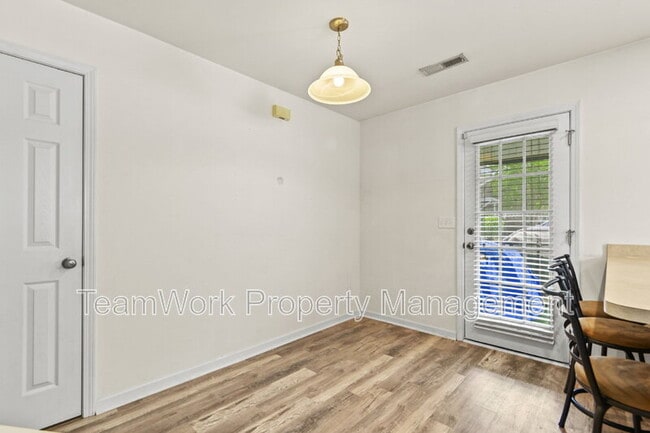 Building Photo - 412 Truman Dr