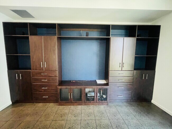 Media Center - 133 The Promenade N