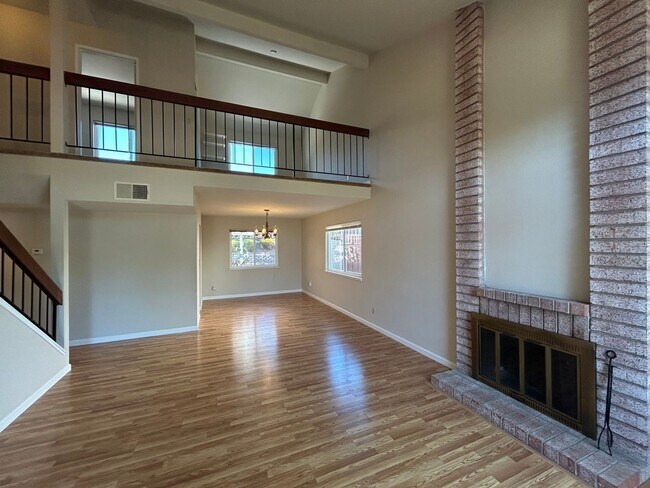 Building Photo - Beautiful Two-Story Home in Village Oaks, ...