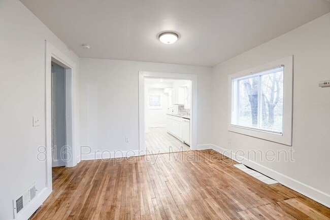 Building Photo - 4109 Monroe Ave