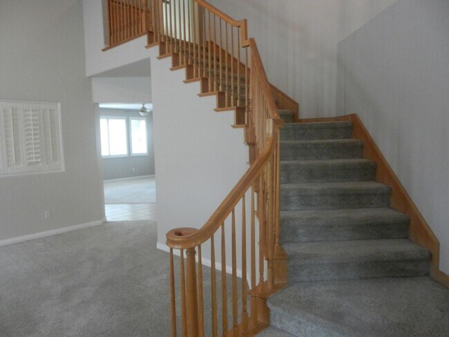 Building Photo - 3211 Rancho Quartillo
