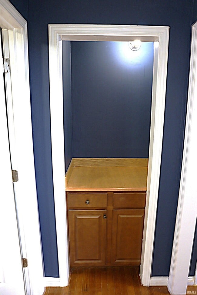 Building Photo - 3900 Bronson Ln