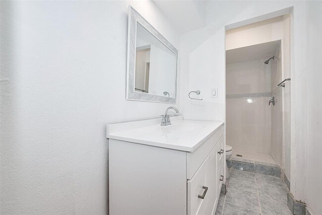 Building Photo - 25303 Lynbriar Ln