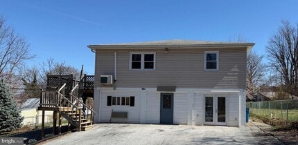 Building Photo - 18 C AND P Ln N