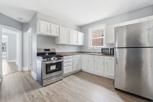 Building Photo - 1625 S 47th Ct