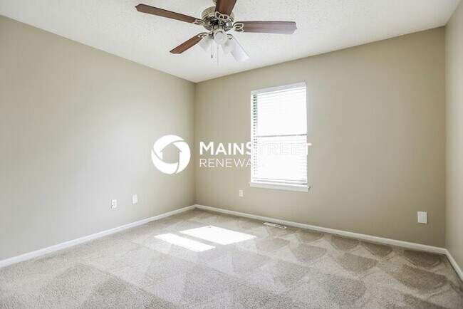 Building Photo - 3 Bedroom Pet-Friendly Home in Pleasant Hi...