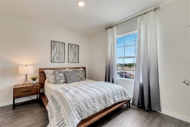 Building Photo - 1720 Cambrelle Wy