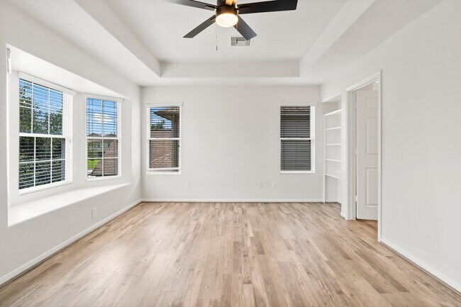 Building Photo - 2437 Aspen Dale Dr