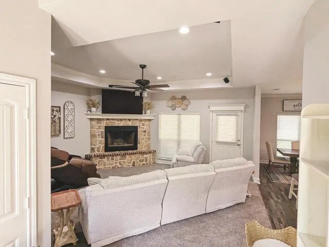Building Photo - 15994 Maple Ln