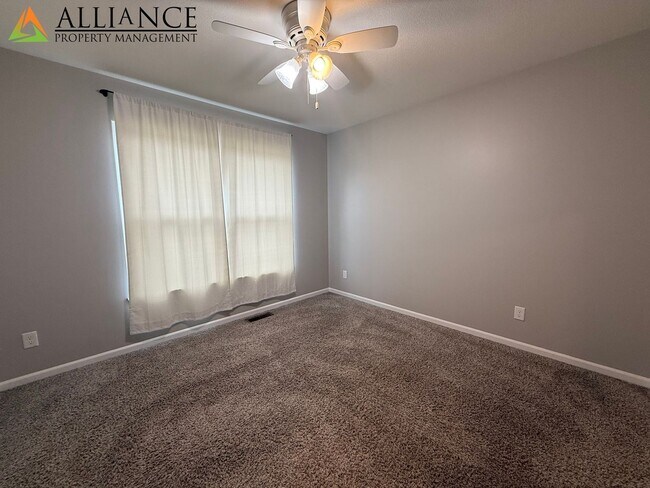 Building Photo - 112 Quail Ct