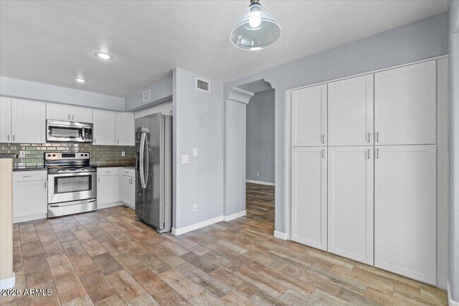 Building Photo - 3260 S Laguna Dr