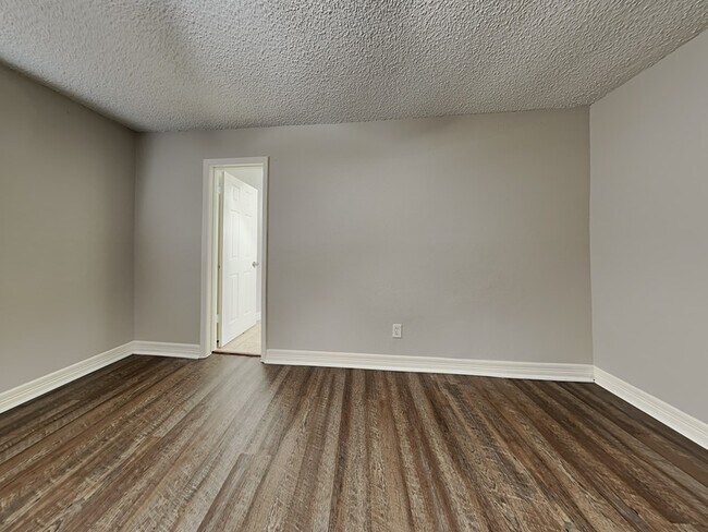 Building Photo - 6907 Foxside Ln