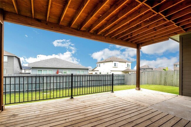 Building Photo - 16408 Fetching Ave