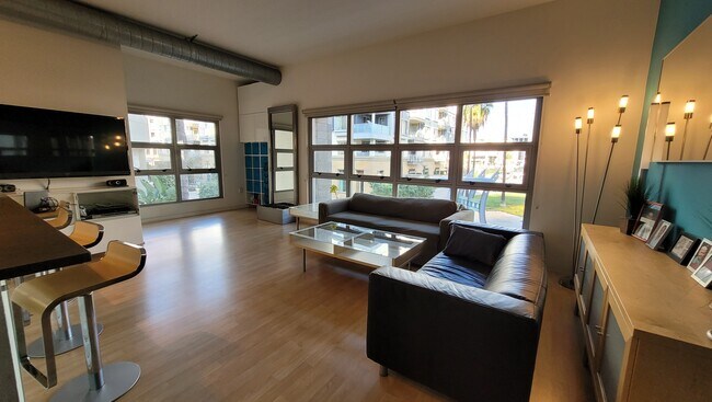 Building Photo - 133 The Promenade N