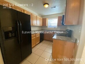 Building Photo - 208 San Clemente Ave