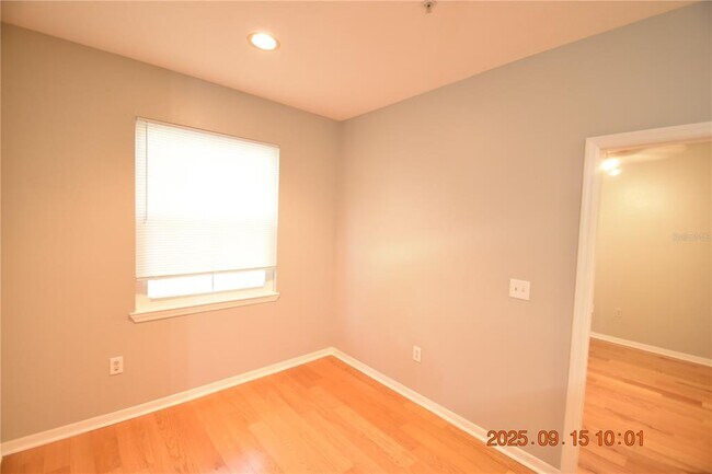 Building Photo - 1810 E Palm Ave