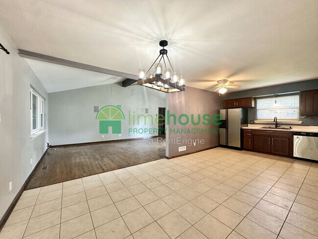 Building Photo - 417 Lynn Shores Dr
