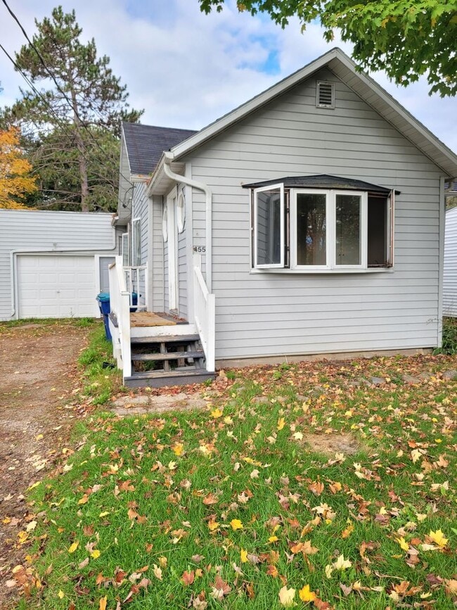 Single family home Birnamwood!! 455 1st Ave Birnamwood WI 54414