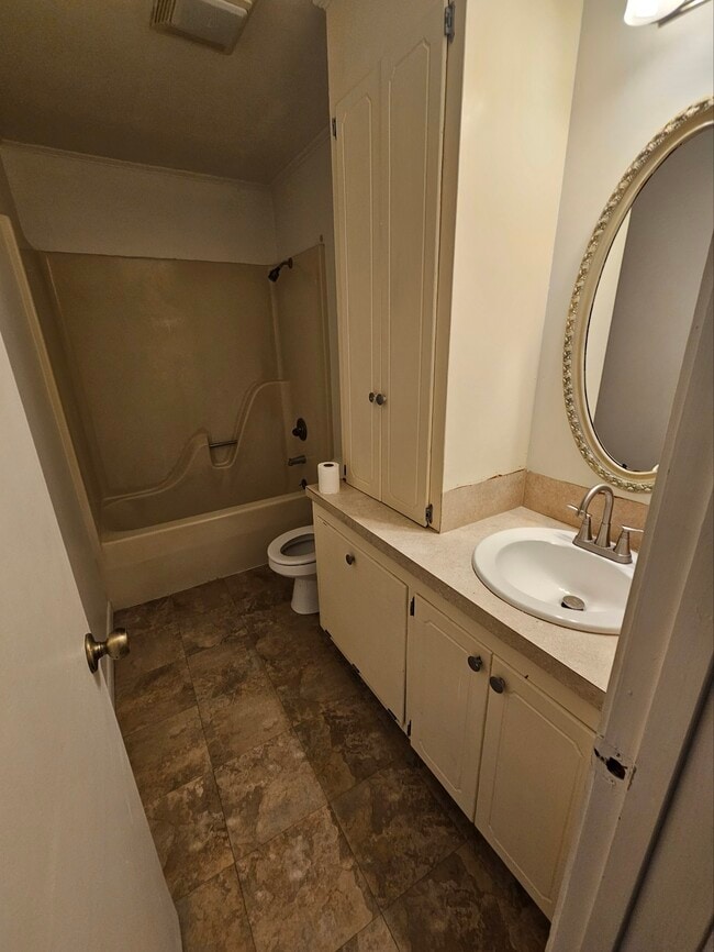 Building Photo - 1128 S Shireview Cir