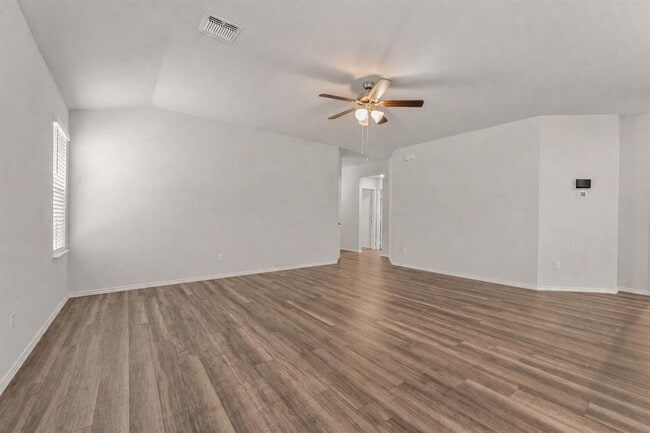 Building Photo - 108 Pivot Dr