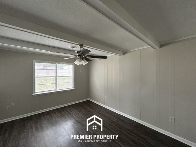 Building Photo - Charming 3BR/2BA in Southaven | Hardwood Floors & Large Fenced Backyard