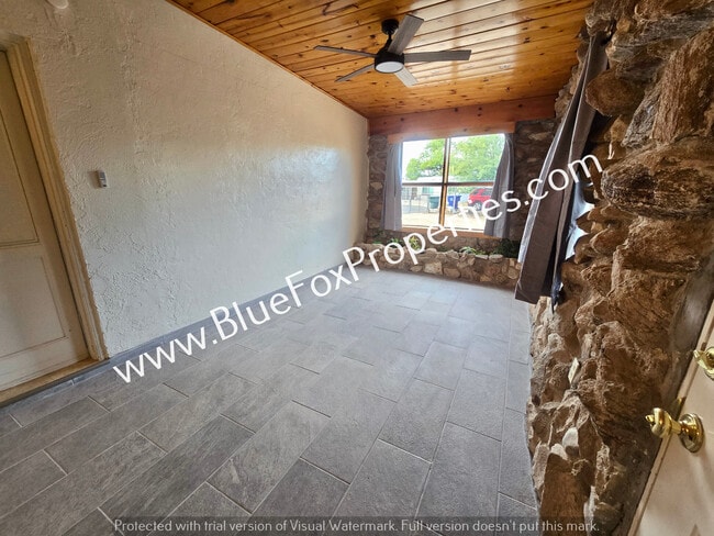 Building Photo - 3240 E Halcyon Pl