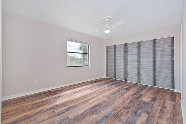 Building Photo - NOW AVAILABLE - Cozy Condo in Cross Creek - Golf Community!