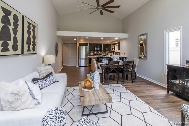 Building Photo - 1834 Fairview St