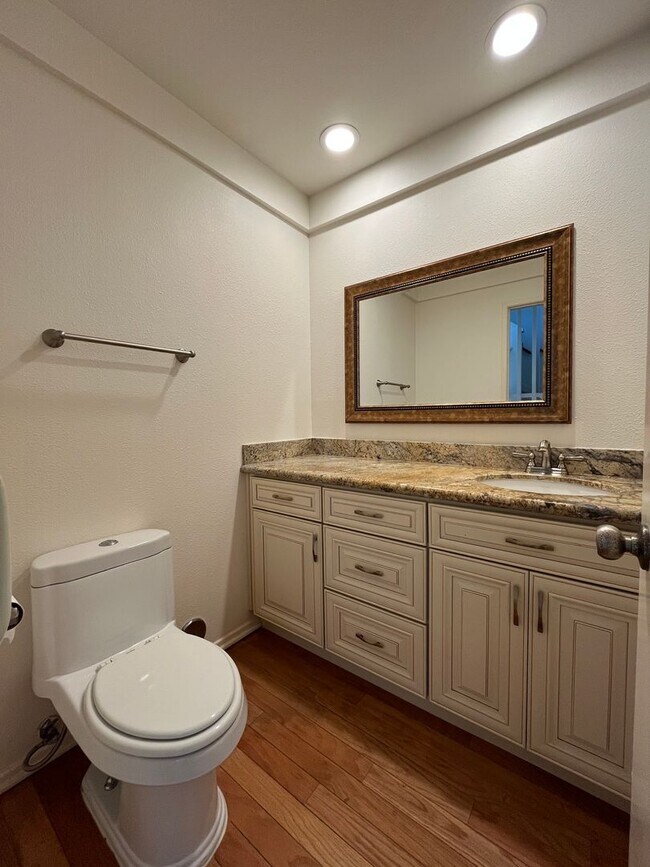 Building Photo - Westlake Village 4+2.5 w/pool, spa, green belt + lake access!