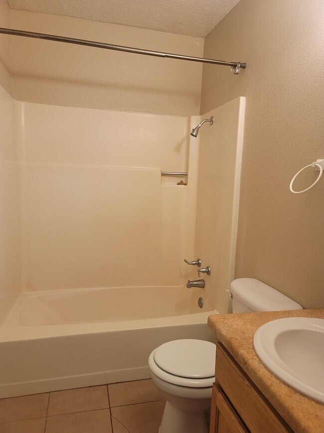 Building Photo - 88 Parque De Oeste Dr
