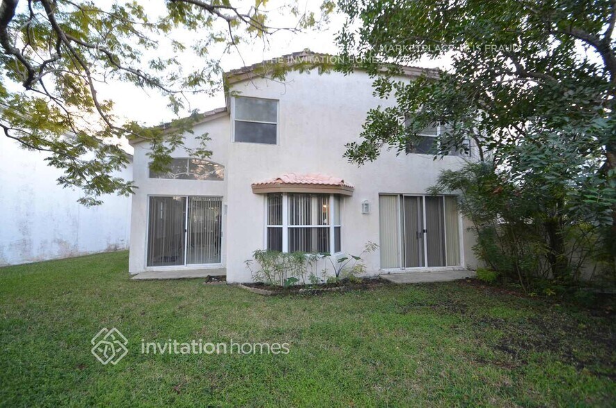Building Photo - 5514 NW 106th Dr