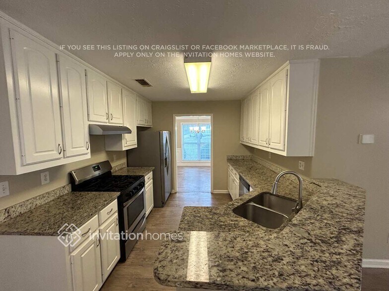 Building Photo - 1042 Simon Park Cir