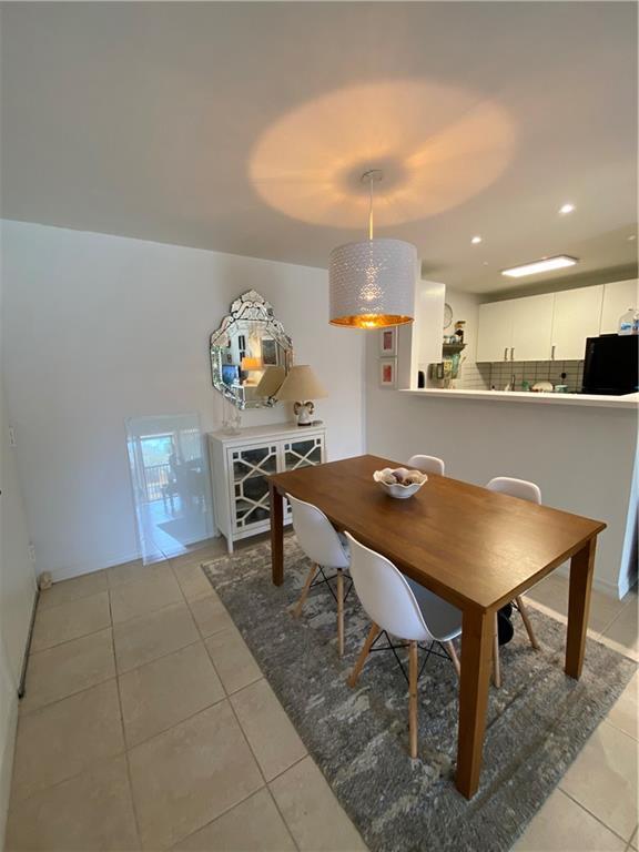 Building Photo - 5821 Washington St