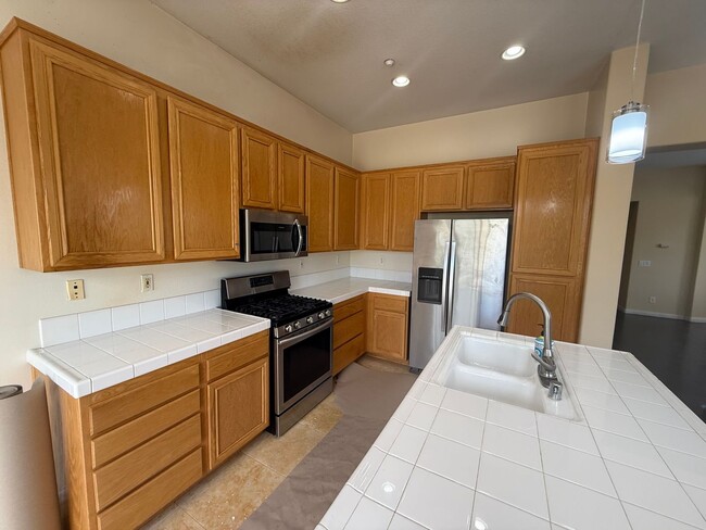 Building Photo - Elegant Scripps Ranch Home with 2 Car Garage!