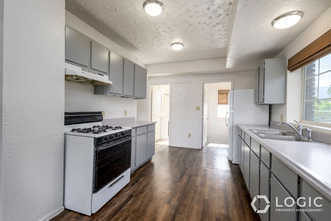 Building Photo - Great Family Home in Excellent Sugar House...