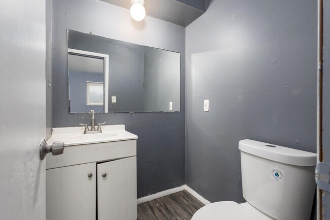 Building Photo - 19435 McCormick St